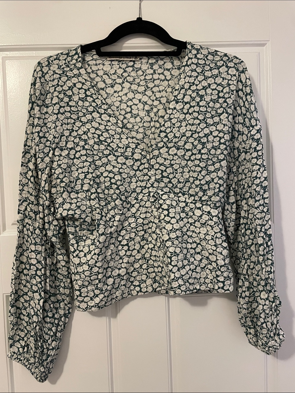 Abercrombie & Fitch Green and White Floral V-Neck Blouse